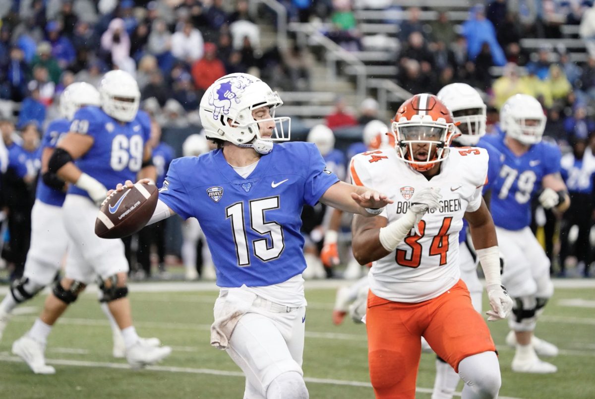 Bulls QB Cole Snyder back to pass against Bowling Green